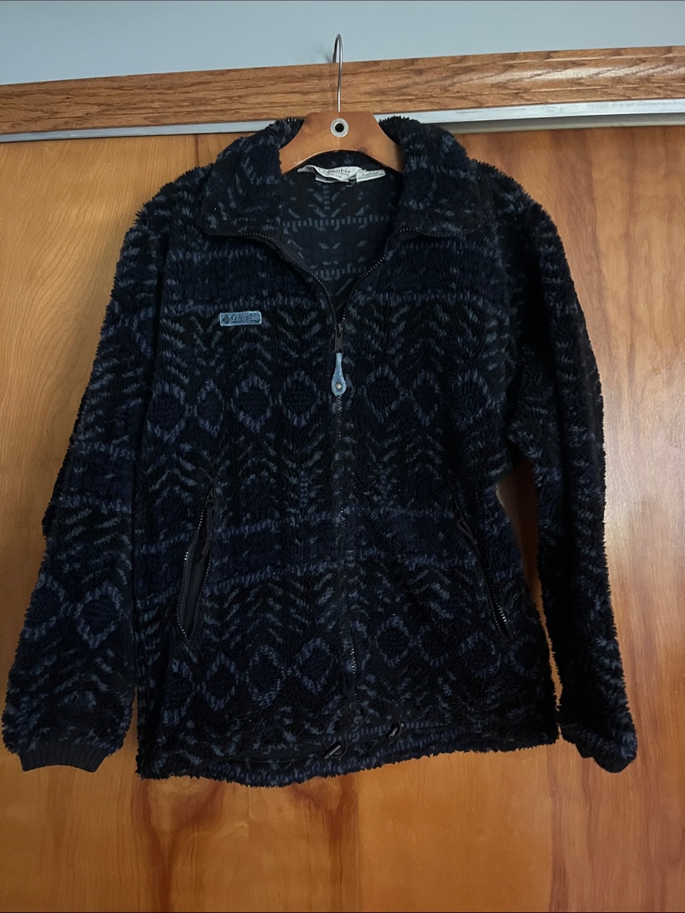 Vintage Columbia Women's Black Patterned Teddy Fleece Jacket
